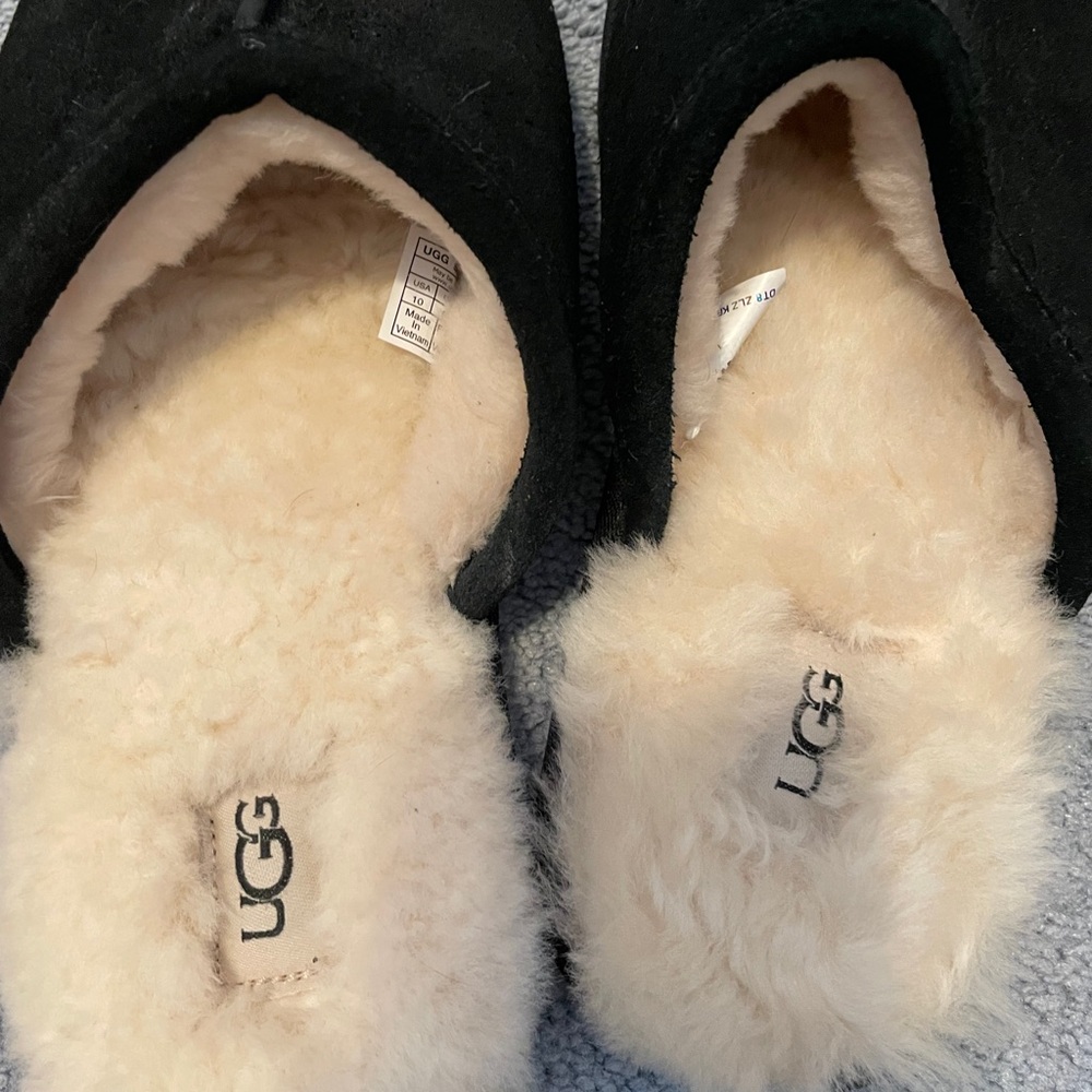 UGG Men’s Black Scuff Slippers Size 10